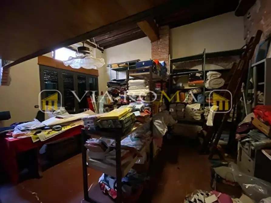 Immagine 34 di Appartamento in vendita  a Lucca