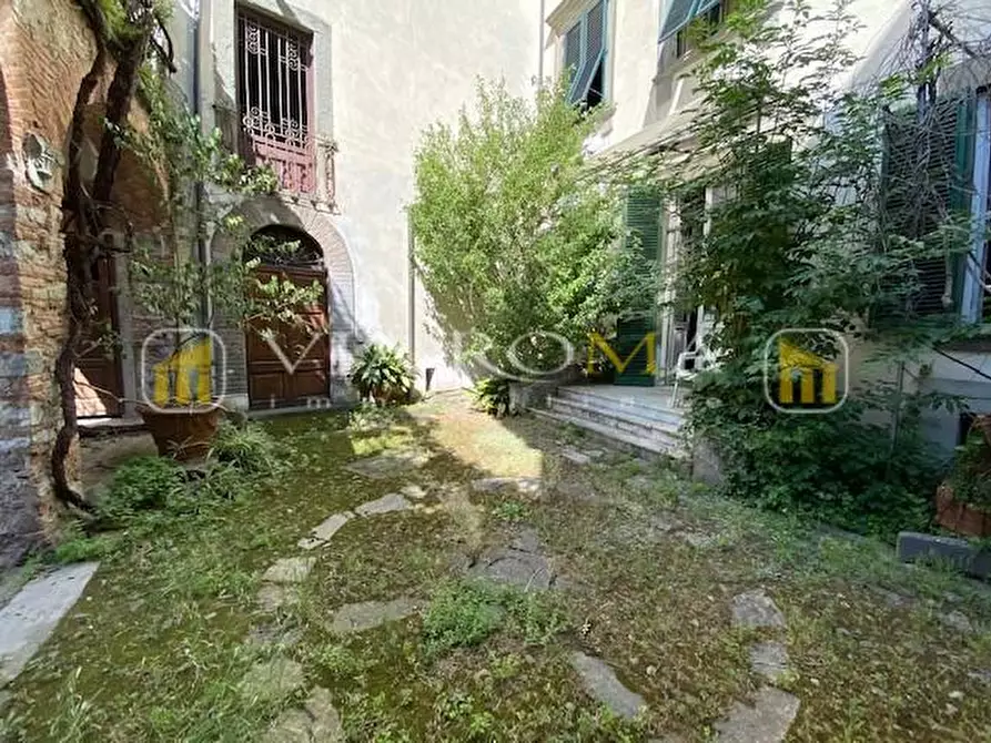 Immagine 3 di Appartamento in vendita  a Lucca