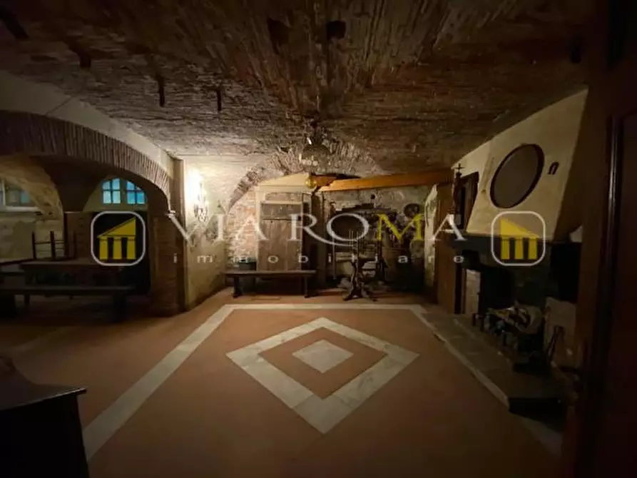 Immagine 41 di Appartamento in vendita  a Lucca