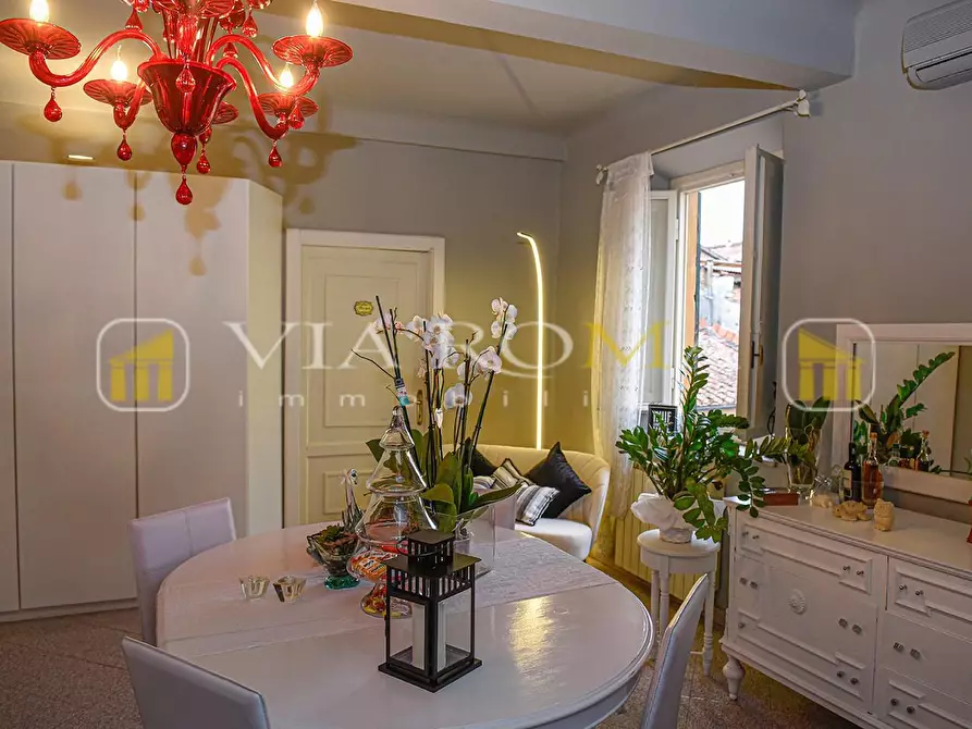 Immagine 1 di Appartamento in vendita  a Lucca