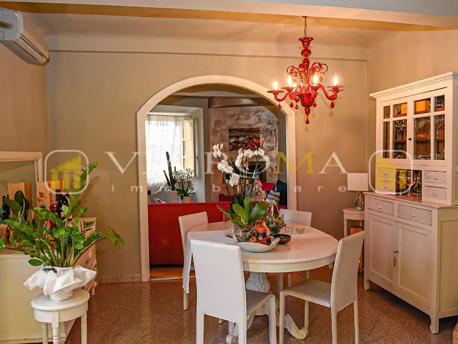 Immagine 4 di Appartamento in vendita  a Lucca