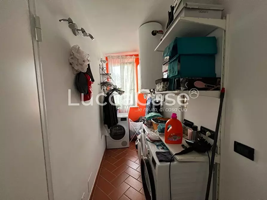 Immagine 19 di Villa in vendita  a Capannori