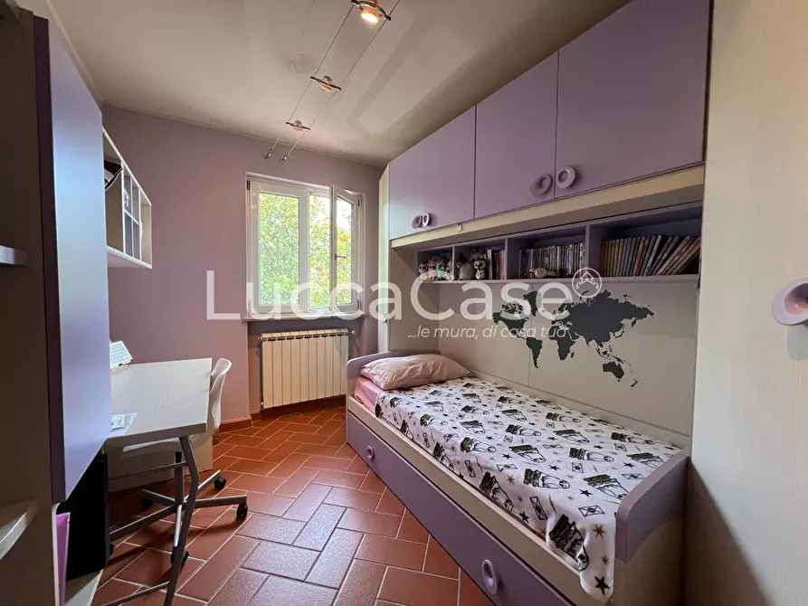 Immagine 25 di Villa in vendita  a Capannori