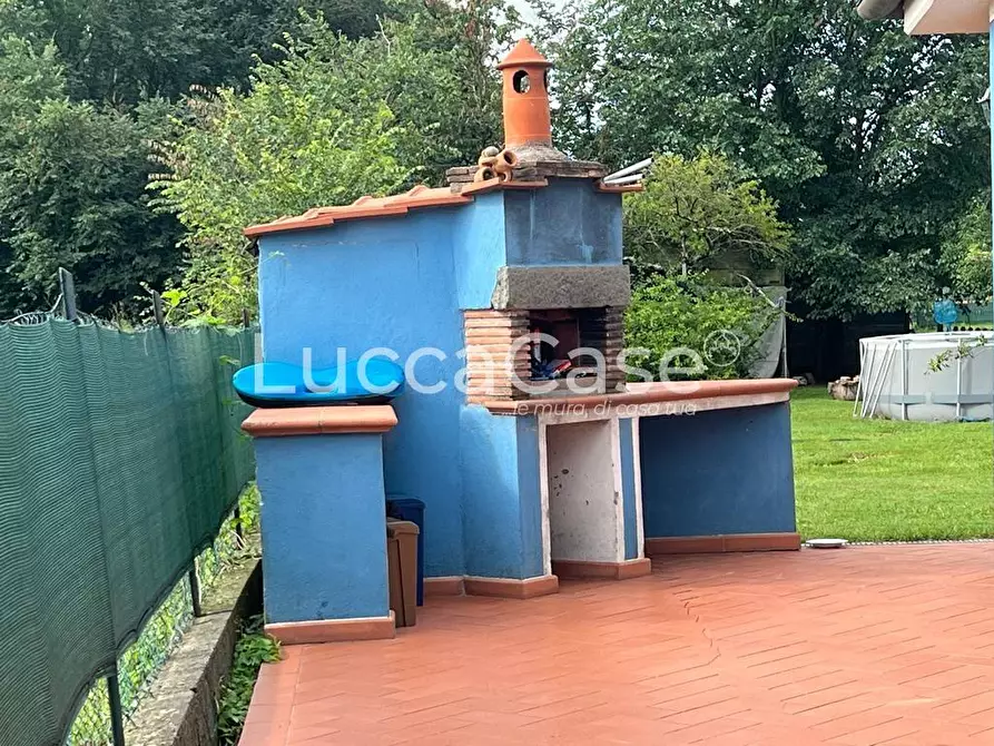 Immagine 20 di Villa in vendita  a Capannori