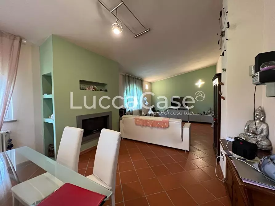 Immagine 7 di Villa in vendita  a Capannori