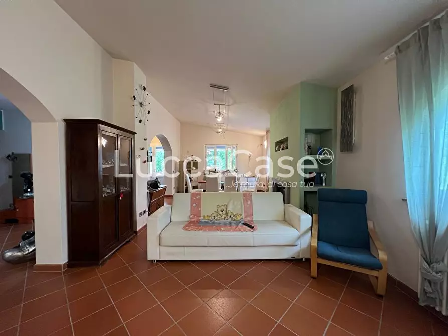 Immagine 12 di Villa in vendita  a Capannori