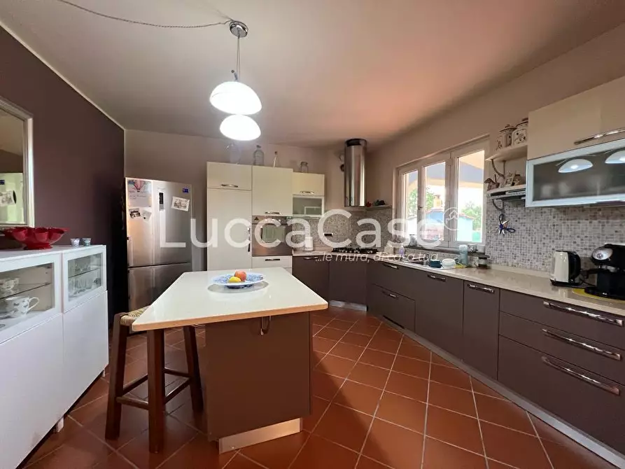 Immagine 10 di Villa in vendita  a Capannori