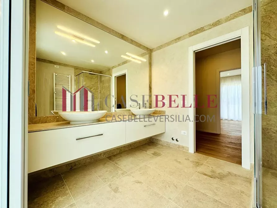 Immagine 31 di Casa indipendente in vendita  a Pietrasanta