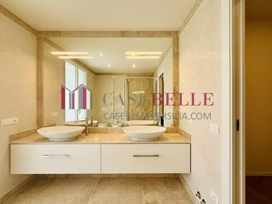 Immagine 29 di Casa indipendente in vendita  a Pietrasanta