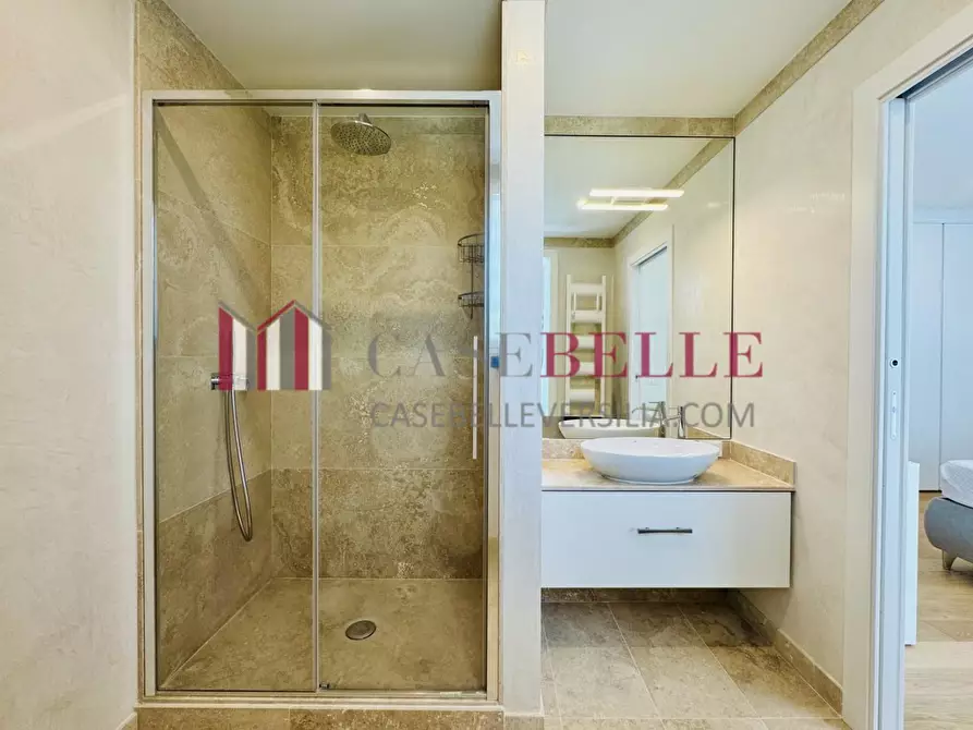 Immagine 47 di Casa indipendente in vendita  a Pietrasanta