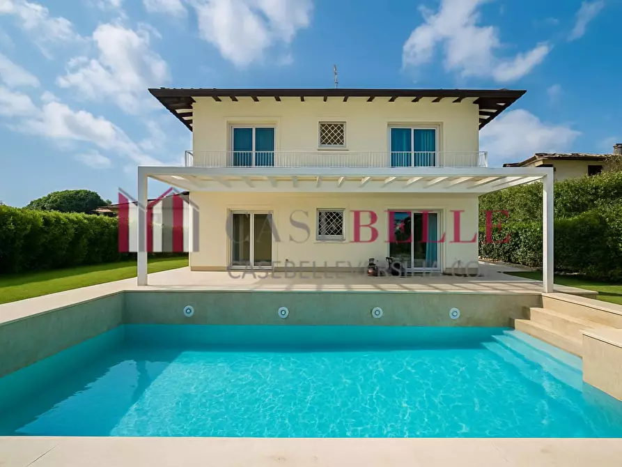 Immagine 1 di Casa indipendente in vendita  a Pietrasanta