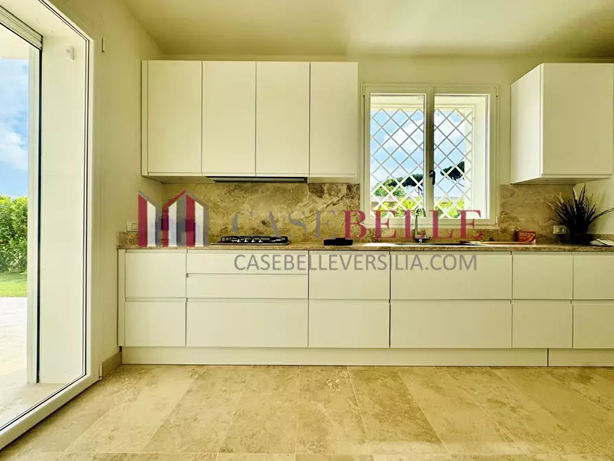 Immagine 10 di Casa indipendente in vendita  a Pietrasanta