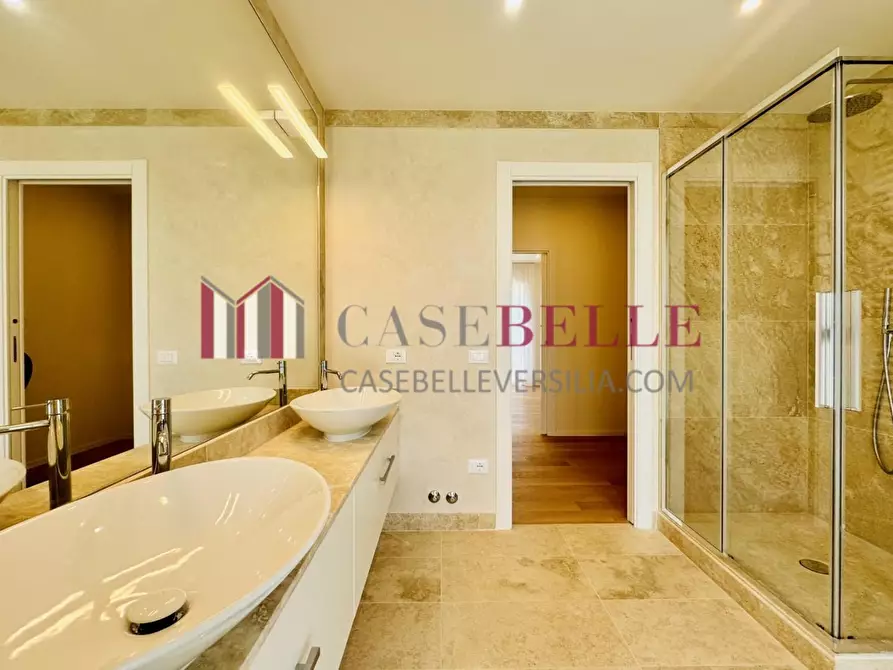 Immagine 32 di Casa indipendente in vendita  a Pietrasanta