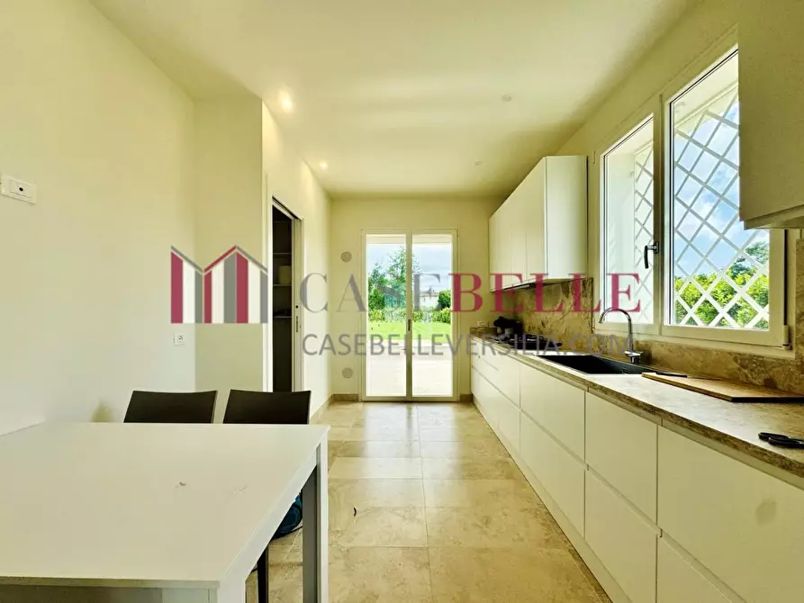 Immagine 9 di Casa indipendente in vendita  a Pietrasanta