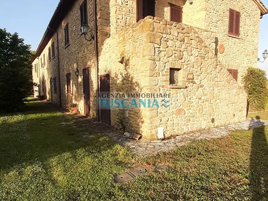 Immagine 9 di Agriturismo in vendita  a Volterra