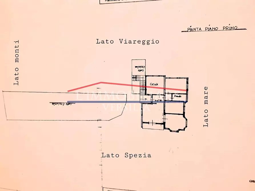Immagine 14 di Casa bifamiliare in vendita  a Massa