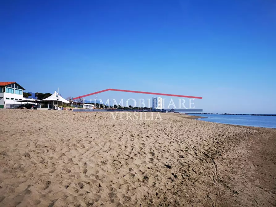 Immagine 22 di Casa bifamiliare in vendita  a Massa