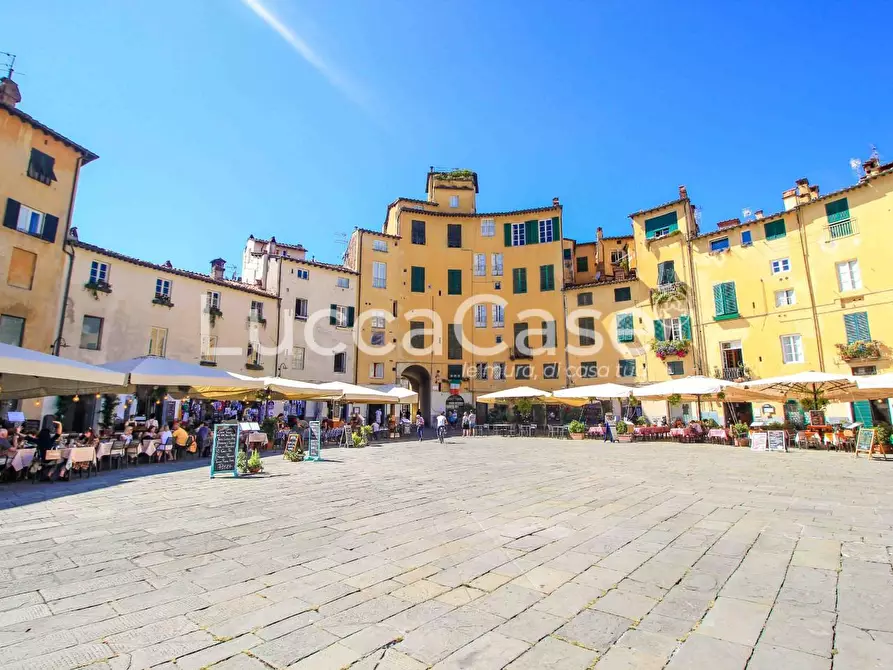 Immagine 10 di Ufficio in affitto  a Lucca