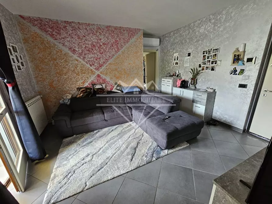 Immagine 2 di Appartamento in vendita  a Carrara