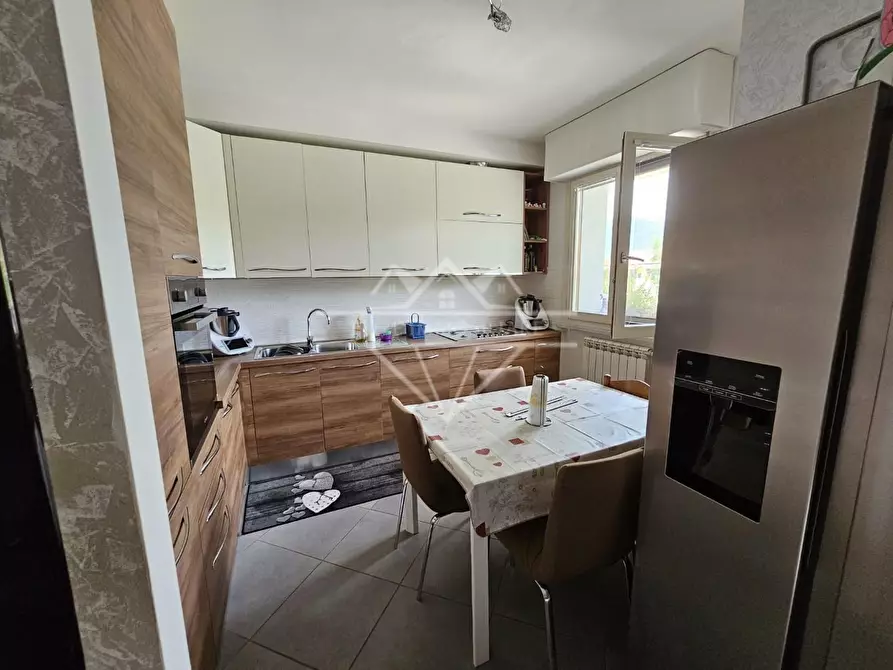 Immagine 3 di Appartamento in vendita  a Carrara