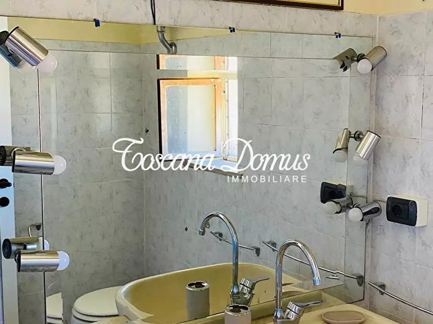 Immagine 13 di Appartamento in vendita  a Siena