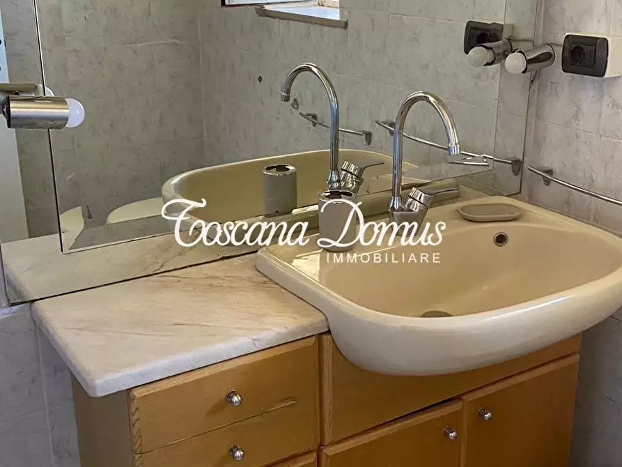 Immagine 12 di Appartamento in vendita  a Siena