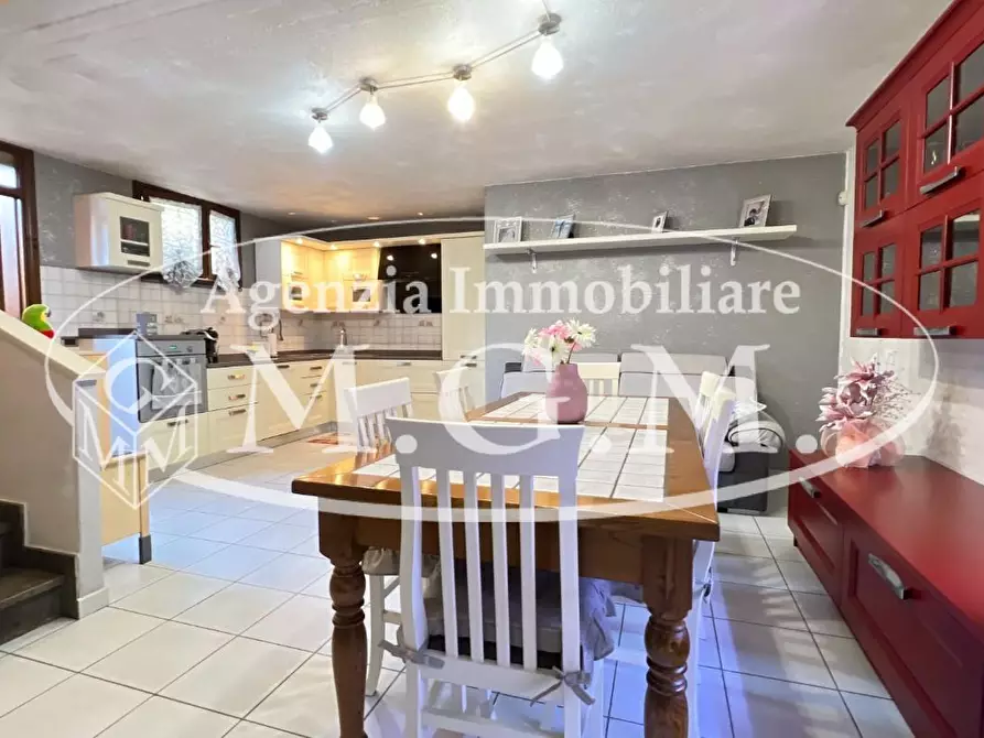 Immagine 40 di Villetta a schiera in vendita  a Santa Maria A Monte