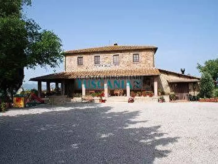 Immagine 2 di Agriturismo in vendita  a Volterra
