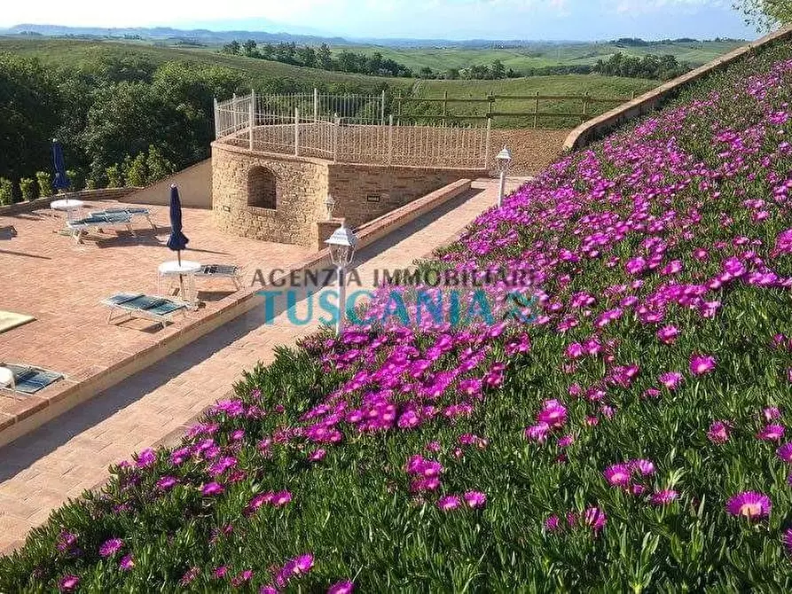 Immagine 18 di Agriturismo in vendita  a Volterra