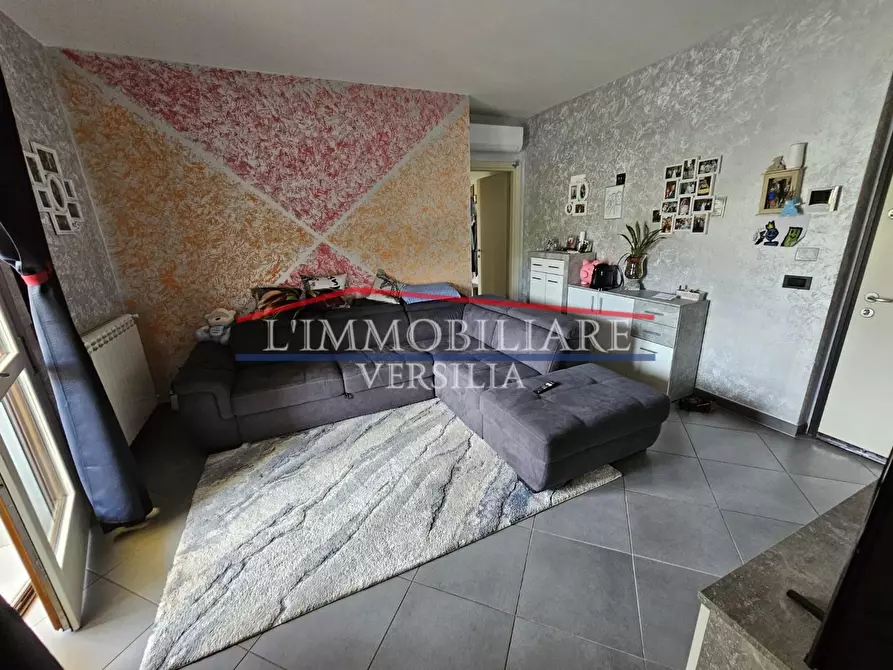 Immagine 2 di Appartamento in vendita  a Carrara