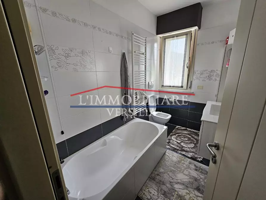 Immagine 9 di Appartamento in vendita  a Carrara