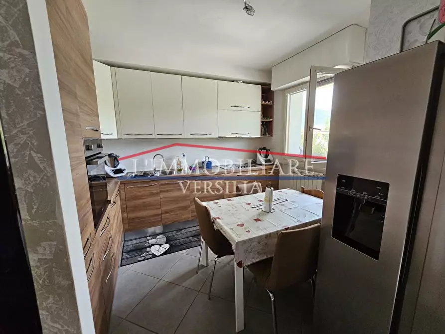 Immagine 3 di Appartamento in vendita  a Carrara