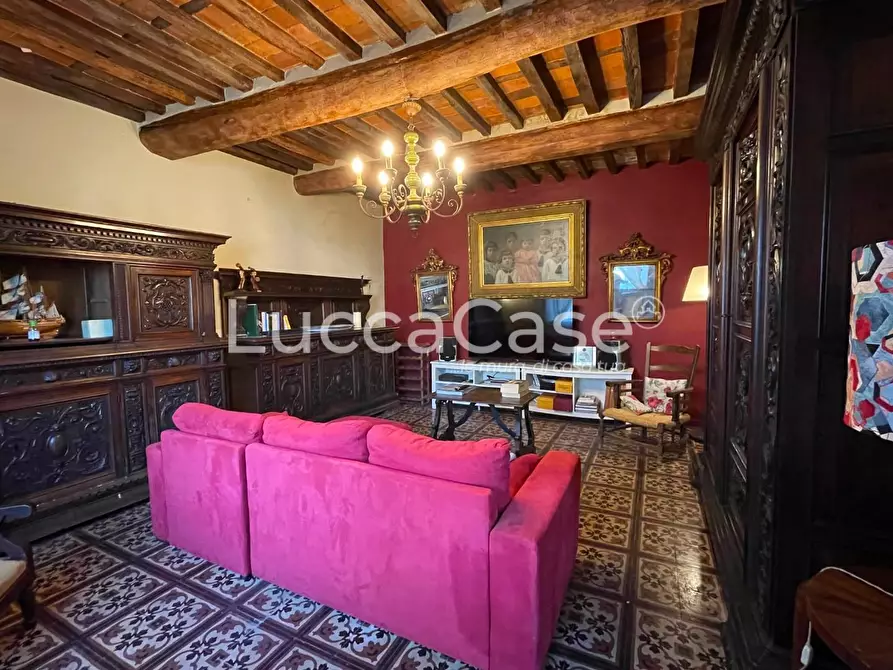 Immagine 51 di Casa colonica in vendita  a Capannori