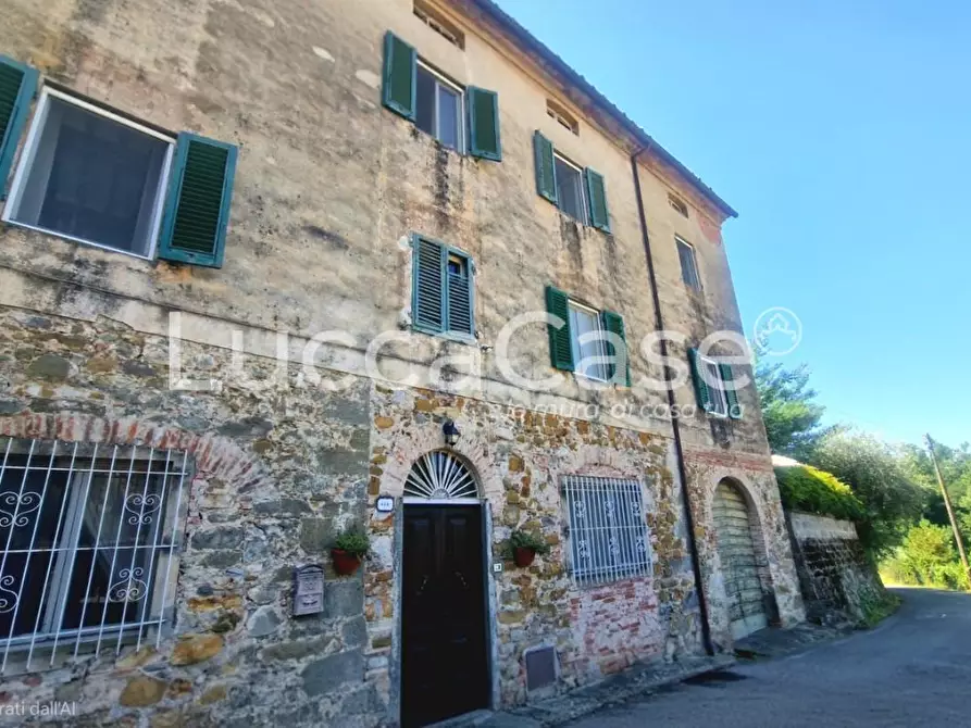 Immagine 46 di Casa colonica in vendita  a Capannori