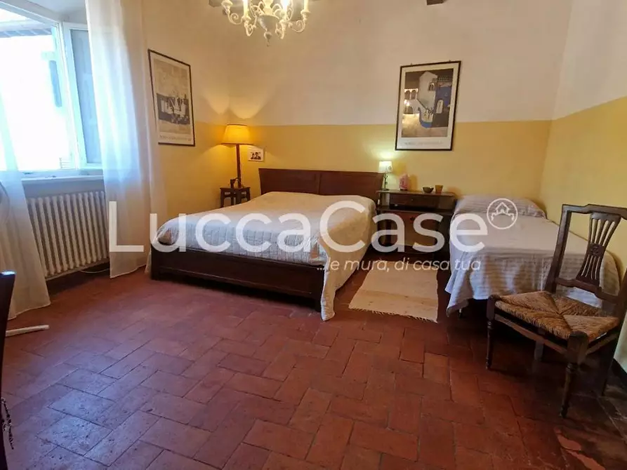 Immagine 43 di Casa colonica in vendita  a Capannori
