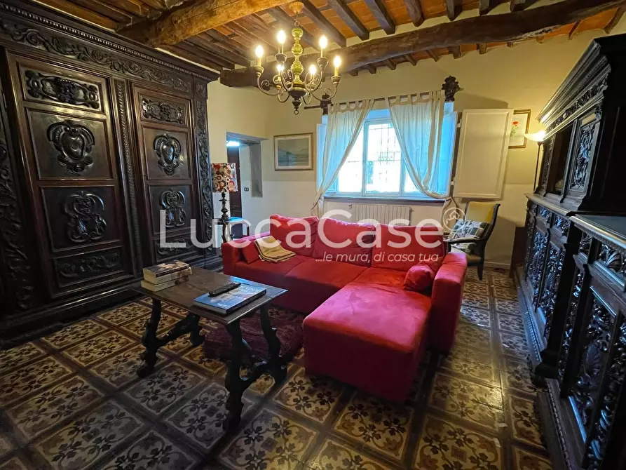Immagine 50 di Casa colonica in vendita  a Capannori