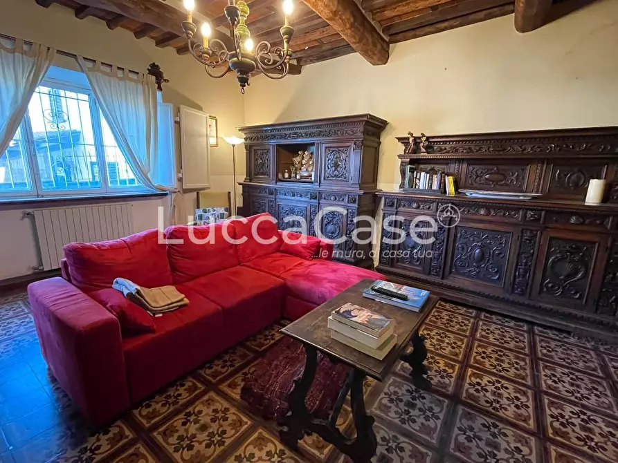 Immagine 49 di Casa colonica in vendita  a Capannori
