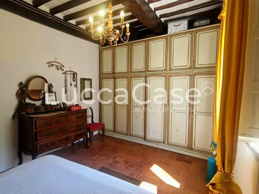Immagine 17 di Casa colonica in vendita  a Capannori