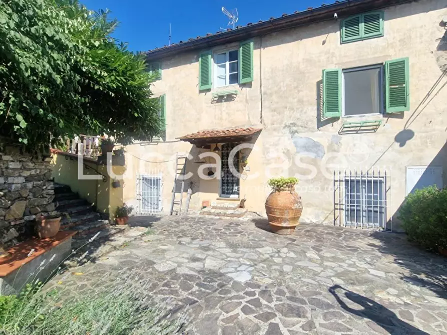 Immagine 34 di Casa colonica in vendita  a Capannori