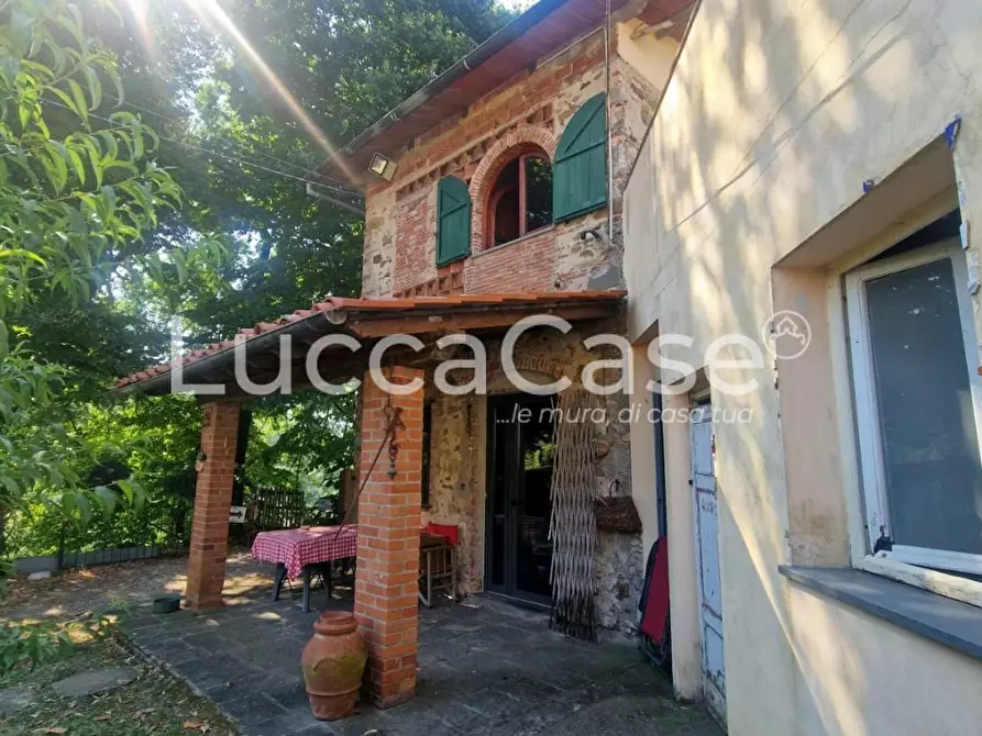 Immagine 33 di Casa colonica in vendita  a Capannori