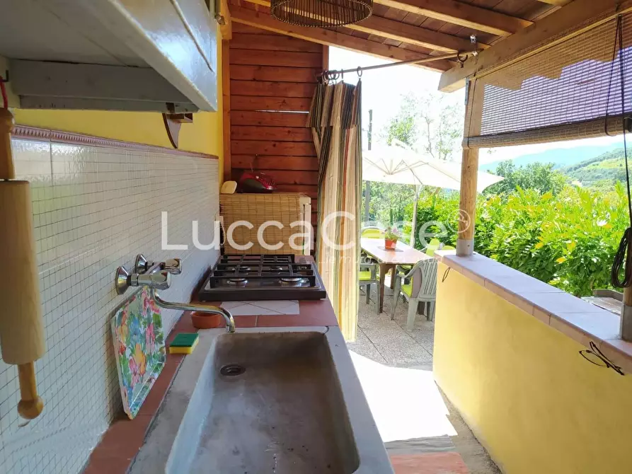 Immagine 6 di Casa colonica in vendita  a Capannori