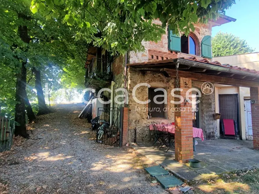 Immagine 31 di Casa colonica in vendita  a Capannori
