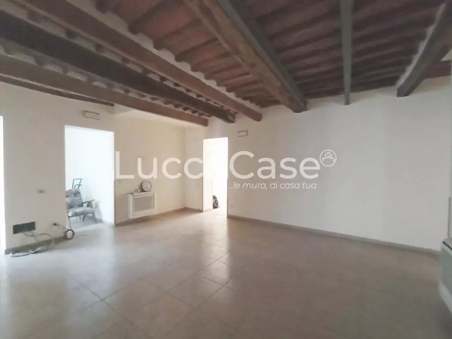 Immagine 18 di Ufficio in affitto  a Capannori