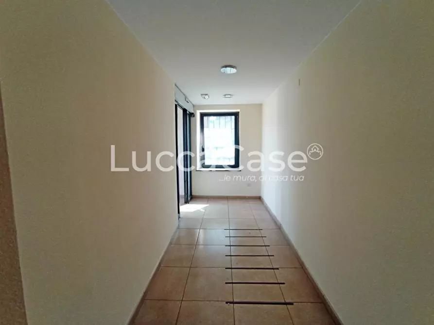 Immagine 2 di Ufficio in affitto  a Capannori