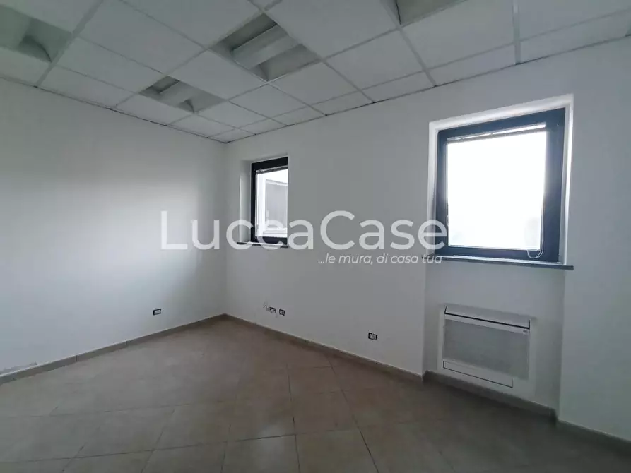 Immagine 6 di Ufficio in affitto  a Capannori