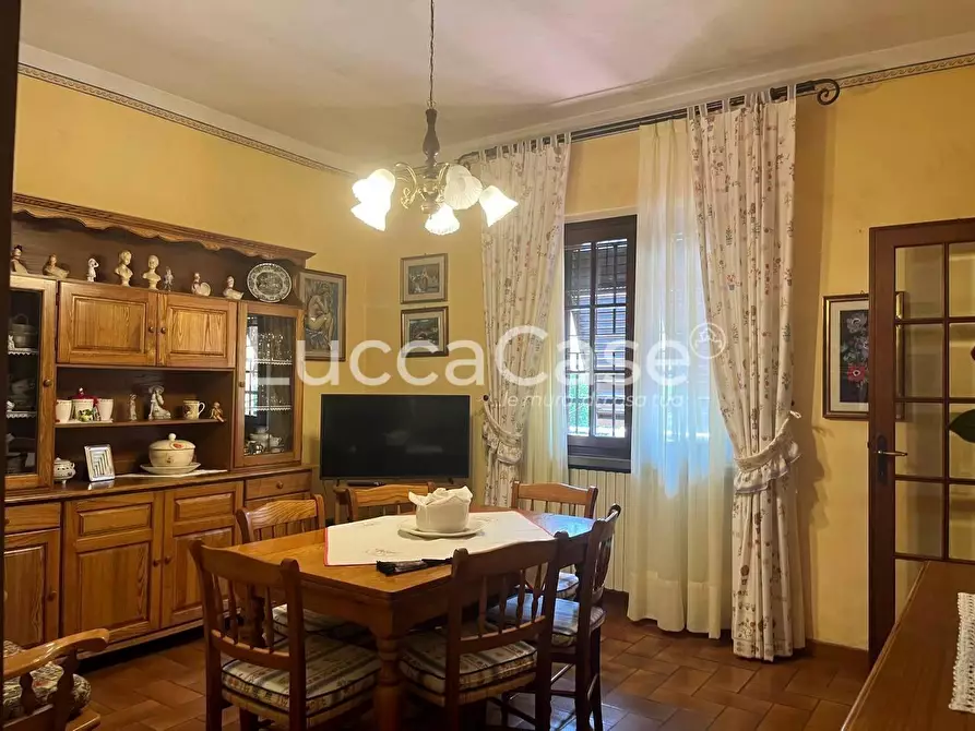 Immagine 2 di Villa in vendita  a Porcari