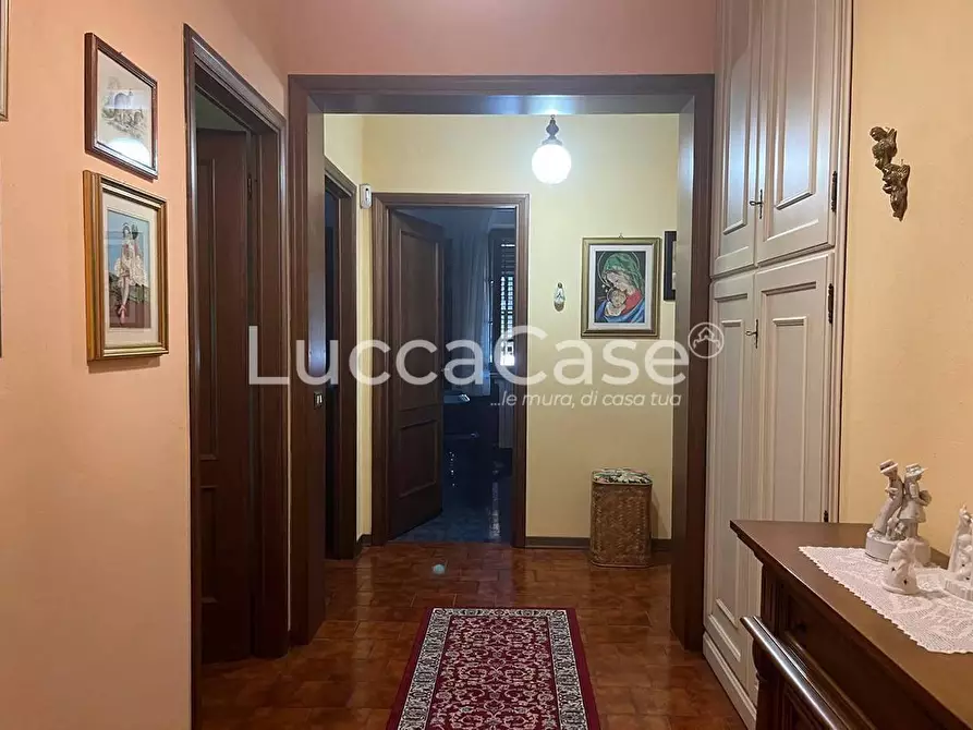 Immagine 17 di Villa in vendita  a Porcari