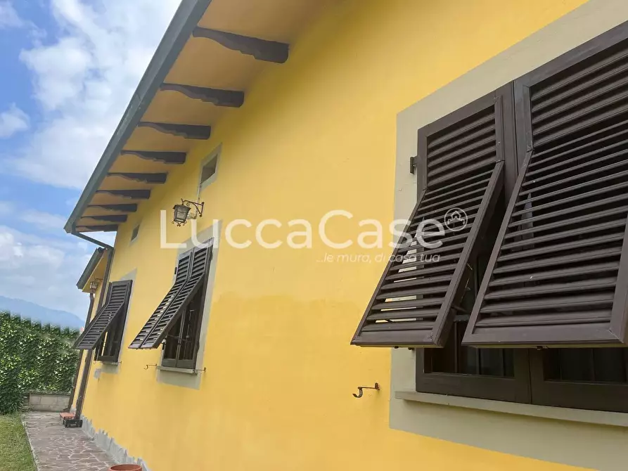 Immagine 34 di Villa in vendita  a Porcari