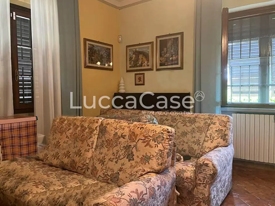 Immagine 11 di Villa in vendita  a Porcari