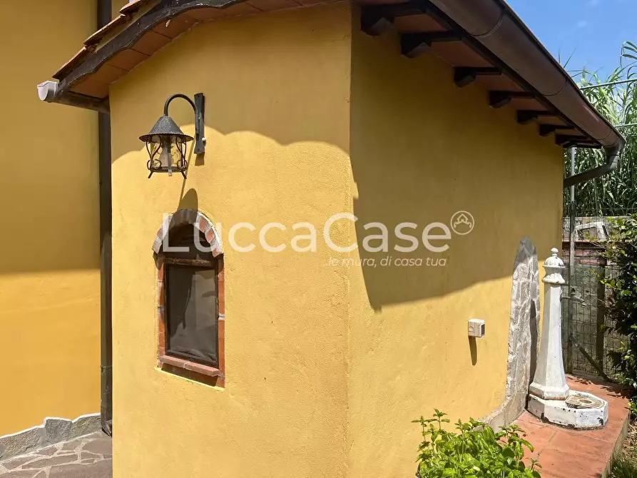 Immagine 30 di Villa in vendita  a Porcari